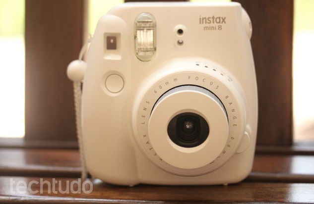 Câmera Instantânea Instax Mini