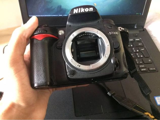 Câmera Nikon D7000 + Acessórios