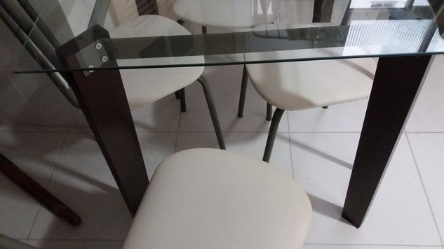 Mesa e 4 Cadeiras
