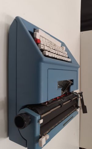 Máquina de Escrever Olivetti Studio 46