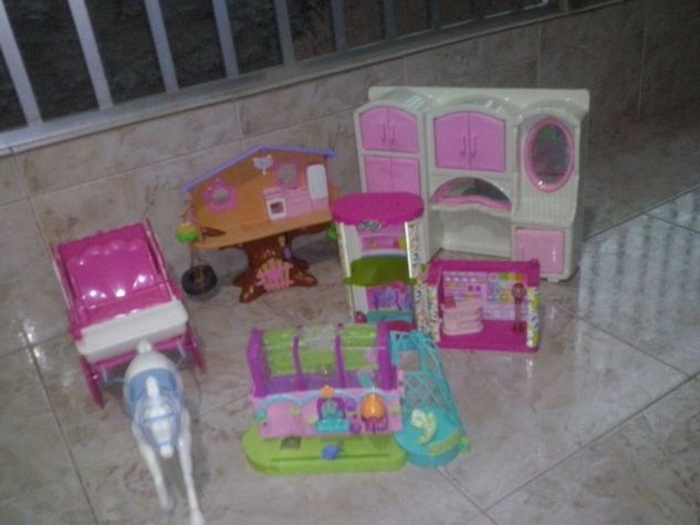 Conjunto de Brinquedos Barbie e Polly