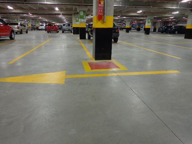 Piso Epóxi Garagens Estacionamentos -jundiaí