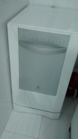 Máquina de Lavar Louça Branca Semi Nova