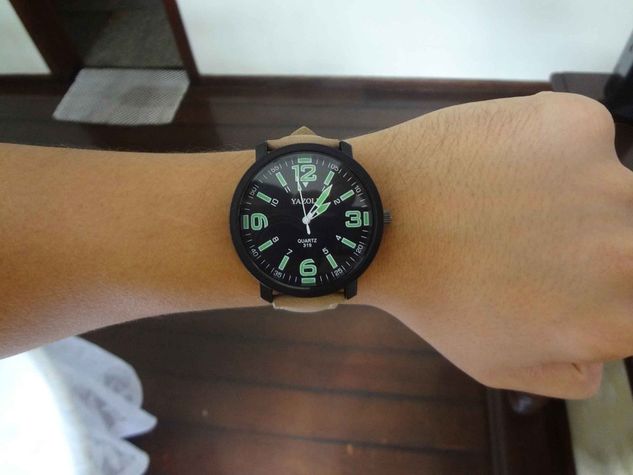 Relógio Yazole Números Verdes à Prova D'água 100% Novo e Original