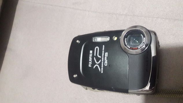 Câmera Digital Fujifilm Finepix Xp30 com Gps, à Prova Dagua