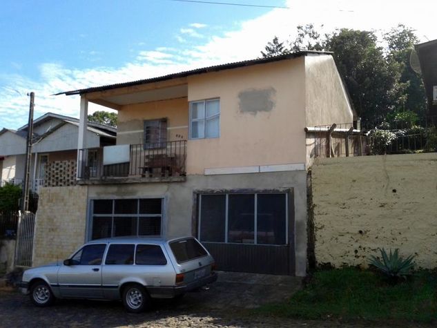 Casa com 3 Dorms em Taquara - Petrópolis por 240 Mil para Comprar