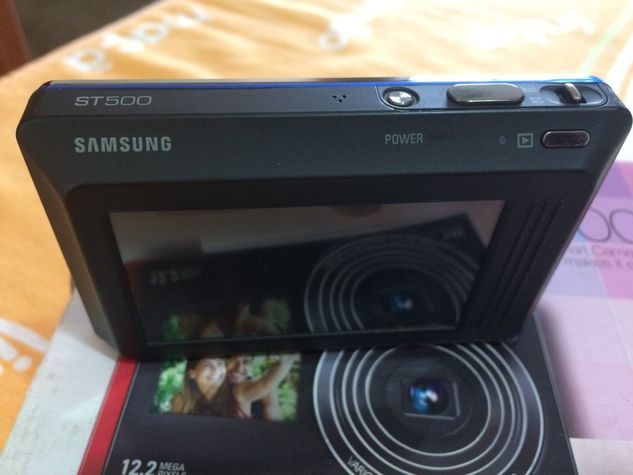 Câmera Samsung St500