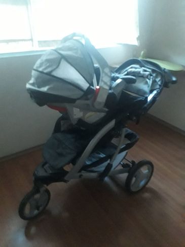 Tudo Resolvido - Kit Carrinho + Bebê Conforto + Base Carro - Graco