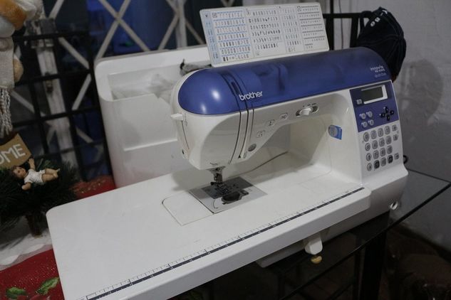 Máquina de Costura Eletrônica Brother Nx450q