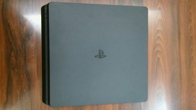 Playstation 4 PS4 Slim + 2 Controles + 7 Jogos Mídia Física