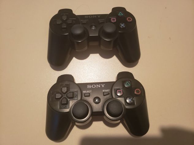 Playstation 3 Slim + 2 Controles + 18 Jogos Bluray