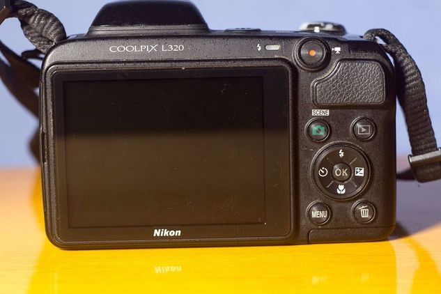 Nikon Coolpix L320 Bem Conservada