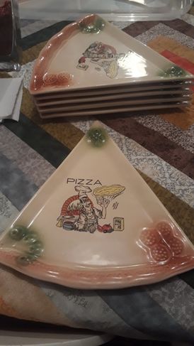 R$ 60 Jogo Pratos em Formato de Pizza