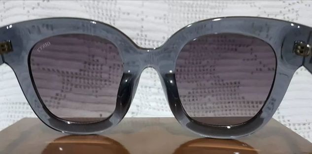 óculos de Sol Feminino Armação Preta Espelhado Gucci