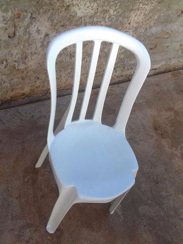 Conjunto de Mesas e Cadeiras de Plástico Goiânia 182 Kg