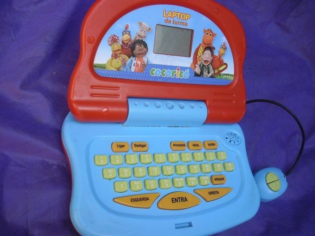 Cocoricó Laptop Computador Pc Infantil Candide p/ Decoração / Revisão