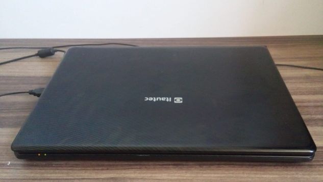 Notebook Itautec Modelo W710, Dual Core 2.30ghz, 3 Gigás, 320 Gigas de