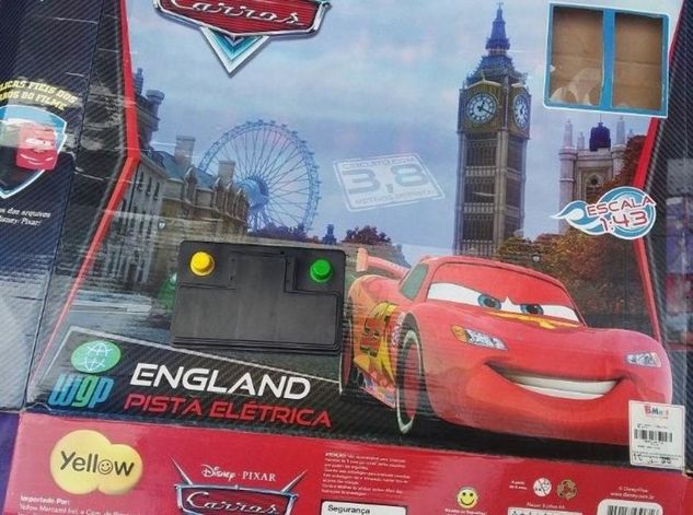 Pista Carros Disney Inglaterra Cars Autorama com Relampago Mc Queen