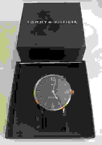 Relógio Tommy Hilfiger na Caixa e Manual