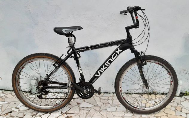 01 Bicicleta Vikings Aero X55 Preta, Toda de Alumínio. Aro26...r$700