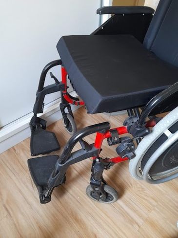 Cadeira de Rodas Articulada