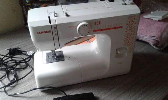 Máquina de Costura Janome 1006