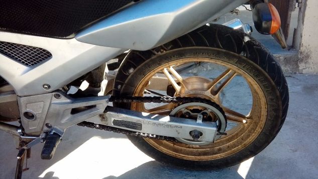 Honda CB 250cc Twister Prata
