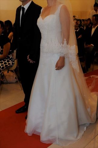 Vestido e Véu de Noiva Italiano- Cosmobella