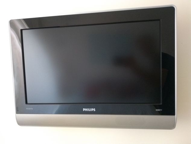 TV Philips 26 Polegadas em ótimas Condições com Controle Remoto
