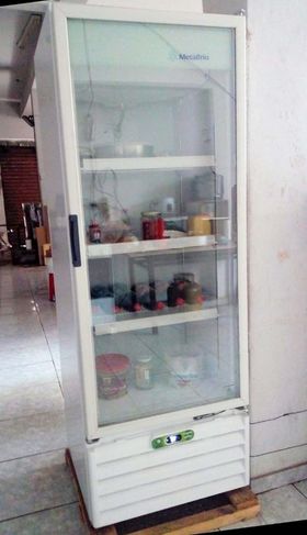 Refrigerador Expositor Metalfrio 350 Litros Vb40r
