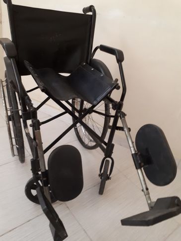 Vendo Cadeira de Rodas Usada P/obeso