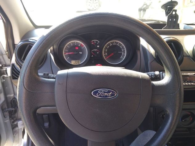 Ford Fiesta Hatch 1.0 (flex) 2011
