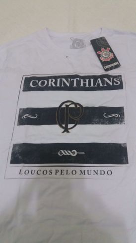 Camiseta Loucos pelo Mundo do Corinthians