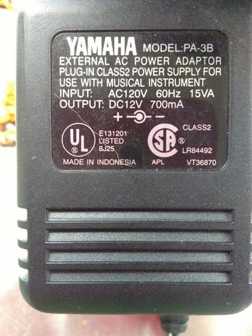 Teclado Yamaha Semi Novo