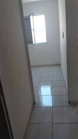 Apartamento 2 Dormitorios com Gragem Condominio Souza Queiroz - 1.100