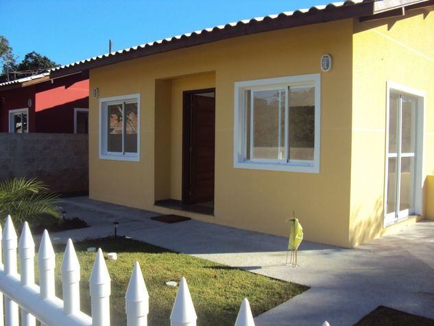 Casa com 03 Quartos no Balneário Itamar