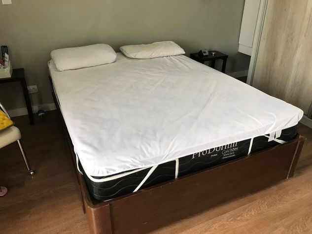 Vende-se Cama e Colchao