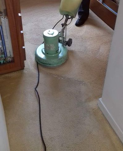 Limpeza e Conservação Limpeza de Carpetes e Sofás