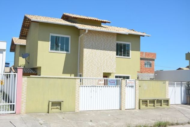 03 Casas em Rio das Ostras, 02 Quartos e 01 Vaga!