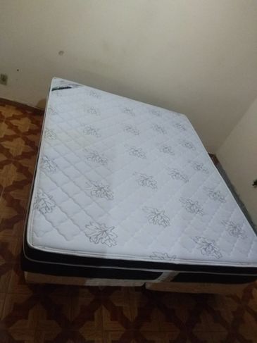 Vendo Cama Box Queen