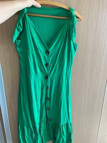 Vestido em Linho Verde de Botões 65,00 Tamanho M